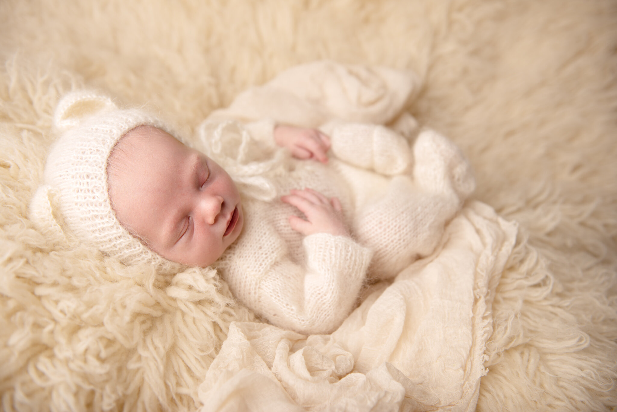 newborn photographer-13.jpg