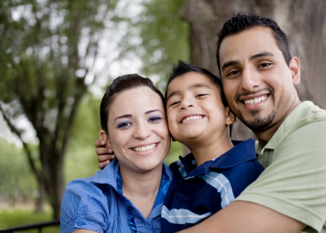 Family_Hispanic_family_smiling_jpg.jpg