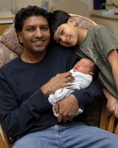 Babies_Indian_father__son__and_newborn_jpg.jpg