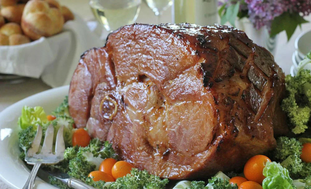 NoshOn.It: Apricot Brown Sugar Bourbon Glazed Ham