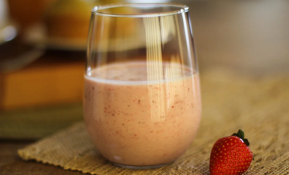 NoshOn.It: Homemade Strawberry Kefir