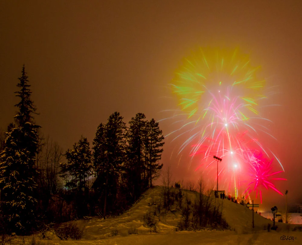 Website-Web-Foggy-Fireworks-151231-0481b.jpg