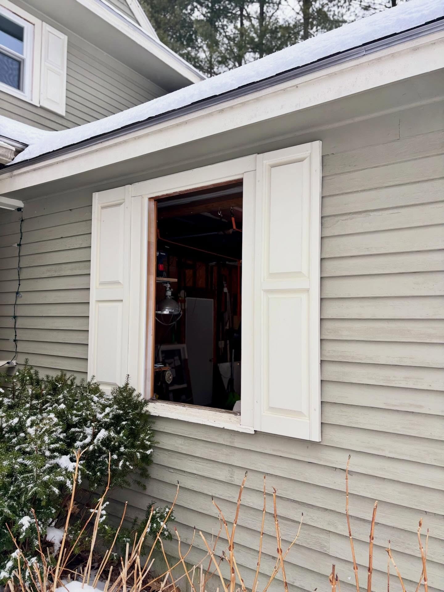 You don't have to wait for Spring to replace your drafty windows! We install all year long, start saving on your heating bill now! ❄️