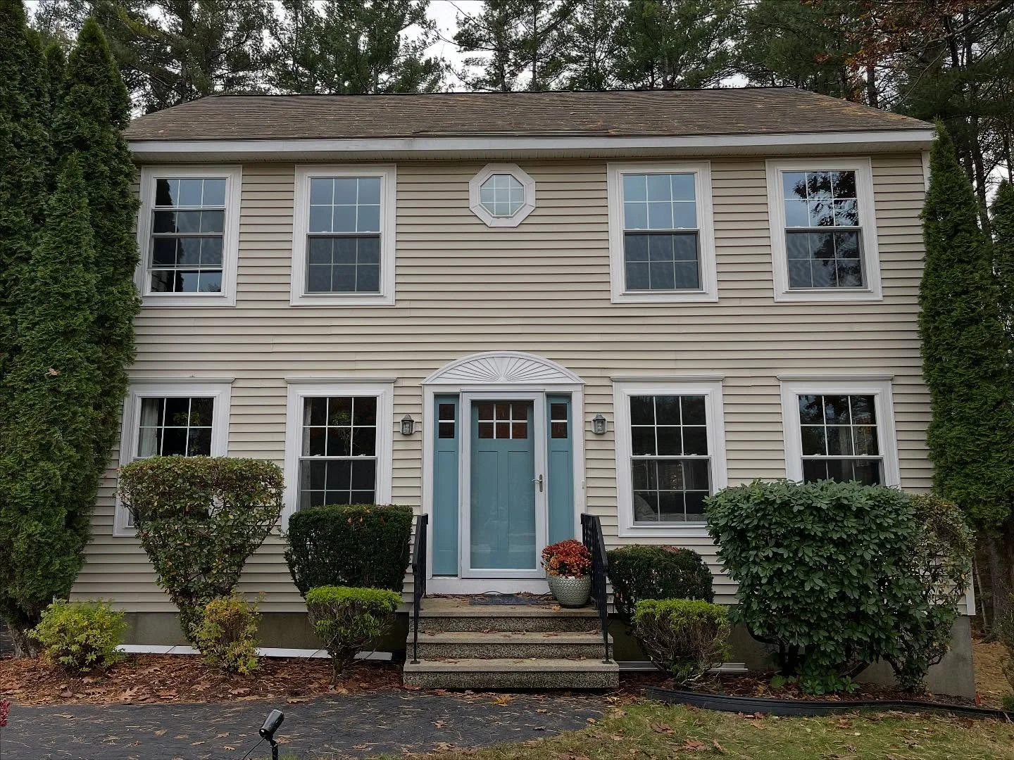 Looking to replace all the windows in your home? One floor? Just a few? Give us a call to discuss your project and we'd be happy to schedule a FREE, no pressure consultation! ☎️ 207-332-5226