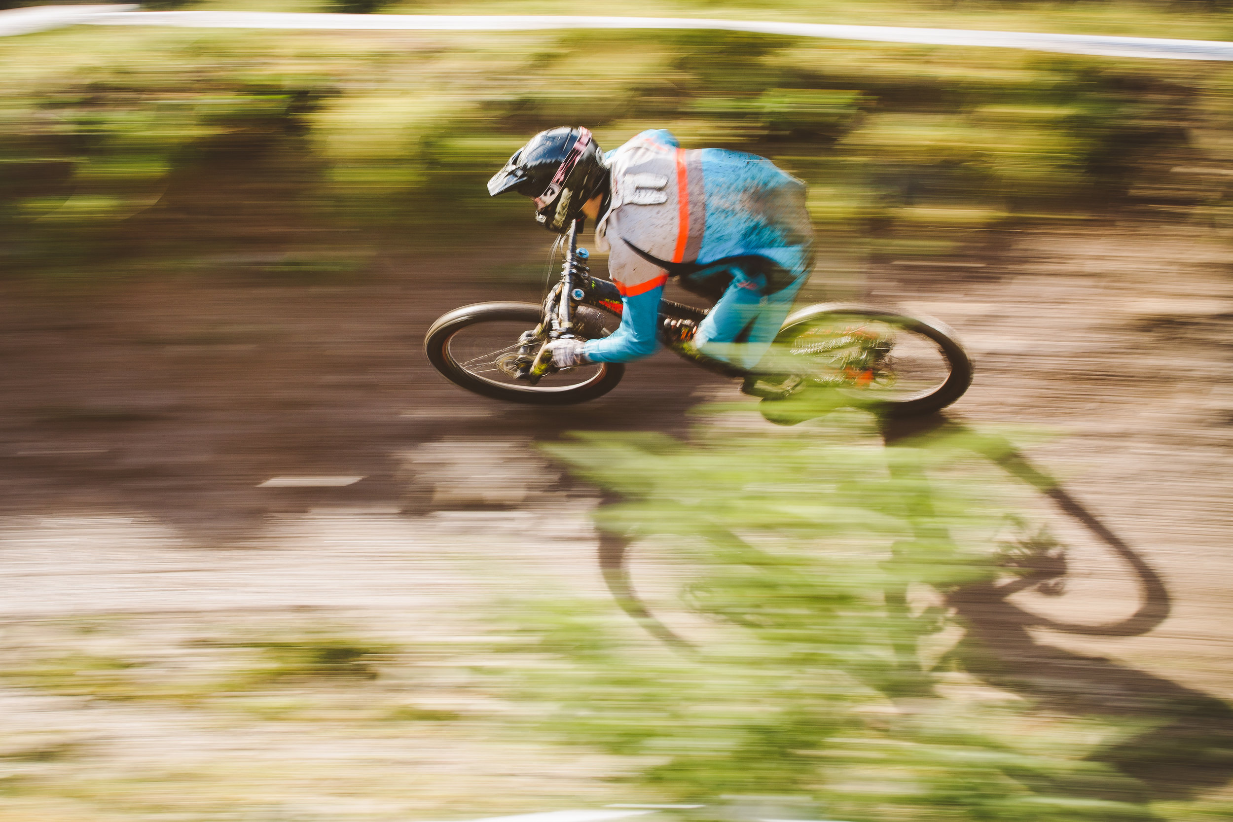 This is slightly deceiving on how bad the weather was haha! | @descentworld / @tommyawilkinson Image