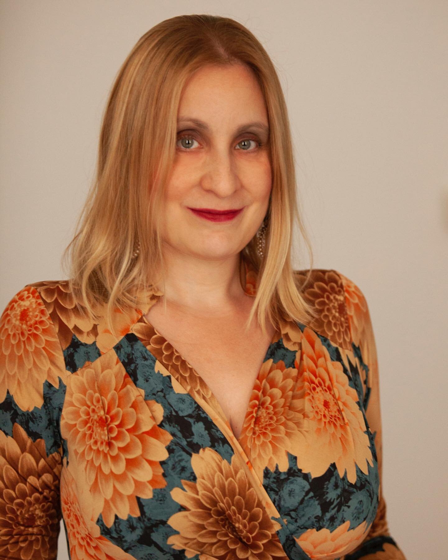 Today, we are excited to introduce one of our favorite authors, @behdria of &ldquo;Behind the Bar: 50 Cocktail Recipes from the World's Most Iconic Hotels.&rdquo;⁣⁣⁣⁣⁣
⁣⁣⁣⁣⁣
Swipe left to read our interview on how Alia and @hardiegrantbooks brought h
