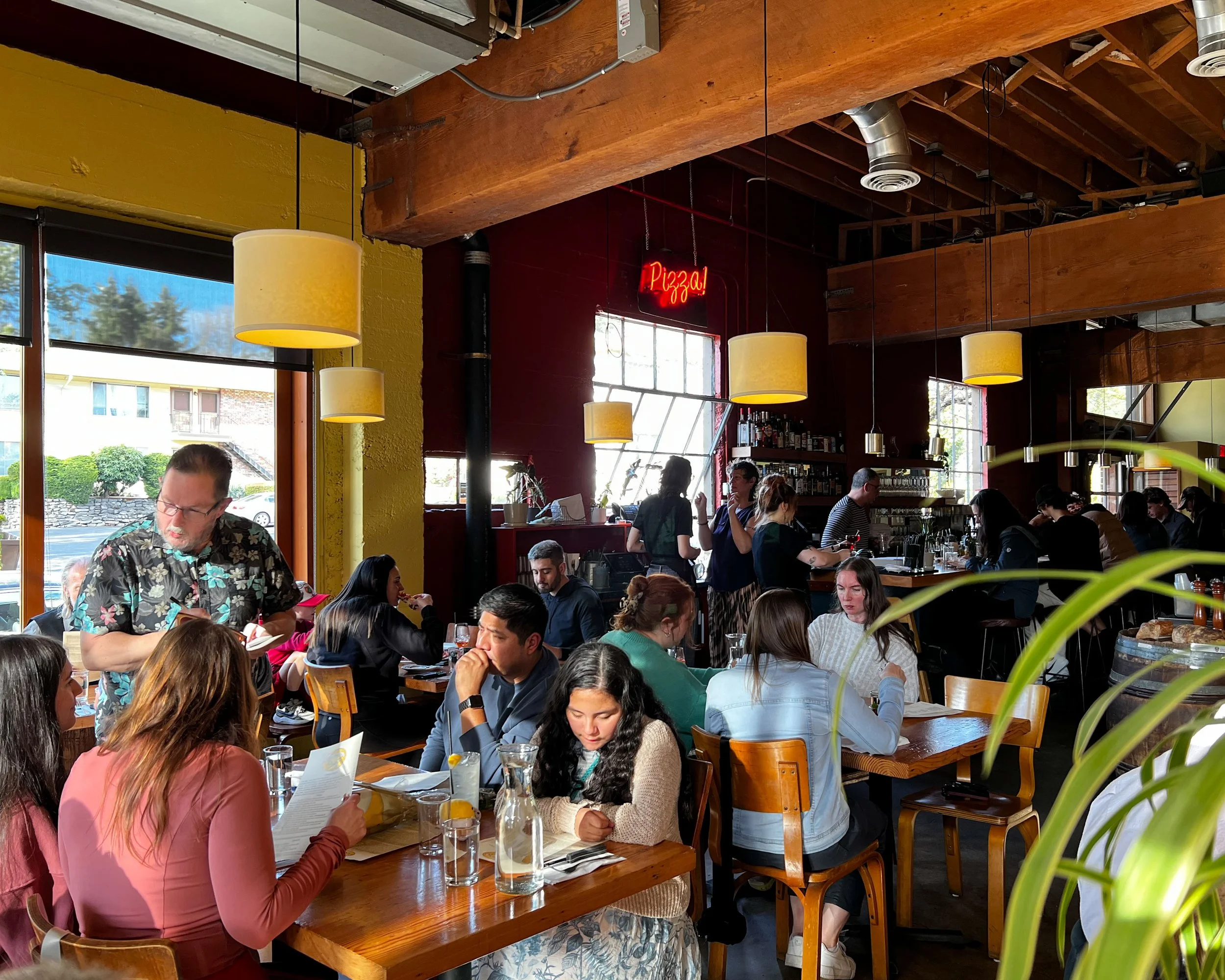 250403-Ken's Artisan-Dining Room-Devin White 1.jpg