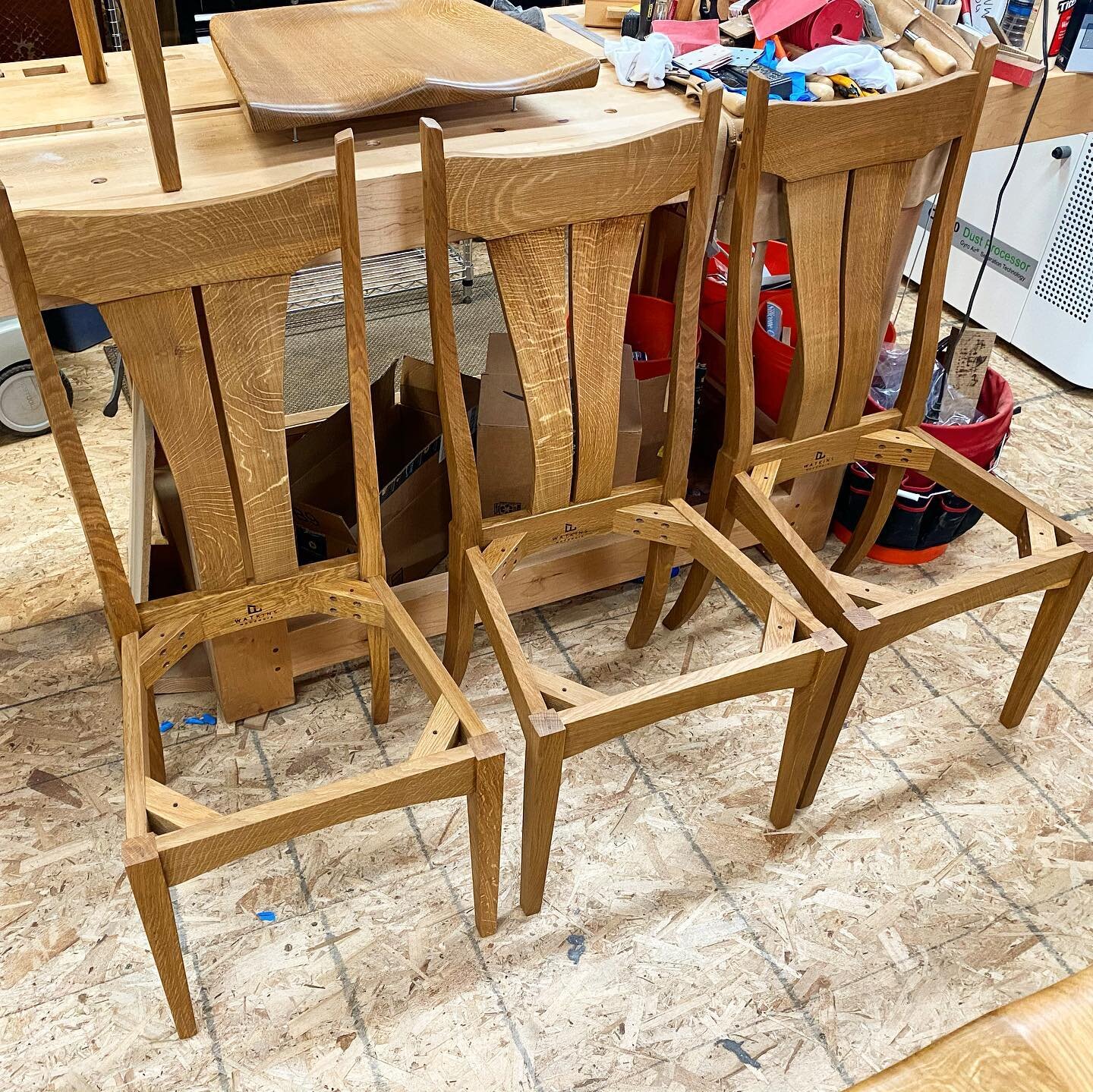 Chairs are finished and just about ready for delivery. Just letting the varnish cure a couple@more days to ensure they&rsquo;re fully cooked and ready for some time on the clients deck. 

And this white oak from @horizonwoodhwp is absolutely amazing.