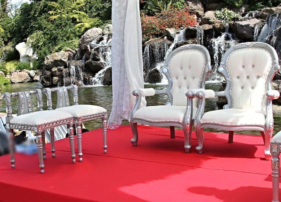 Silver &amp; White Tufted Furniture