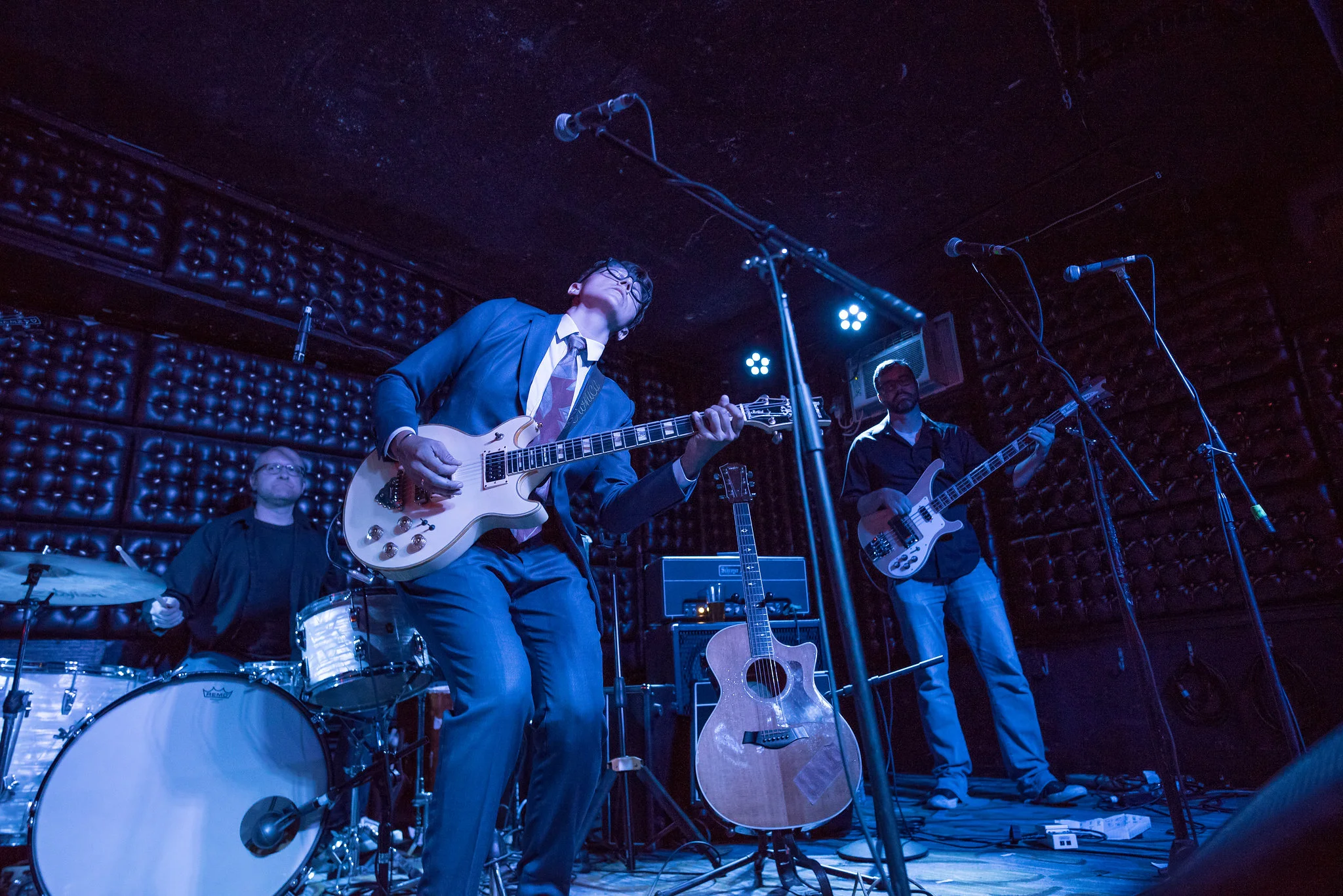 Lestats Solo show with special guest