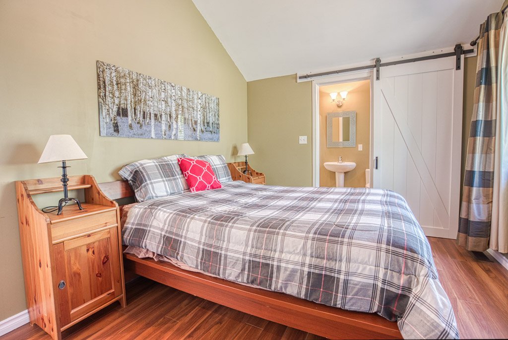 1120 Coutlee Point -51.jpg