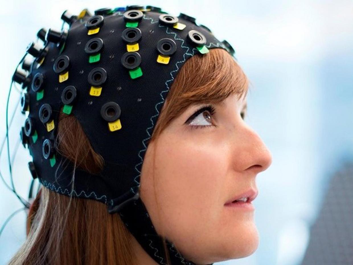 The new device uses infrared light to measure blood flow in the brain. Image credit: Wyss Center