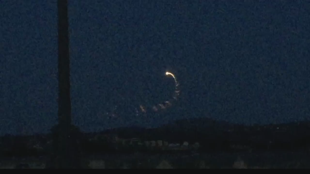Le Fevre captured the object performing amazing aerial maneuvers.