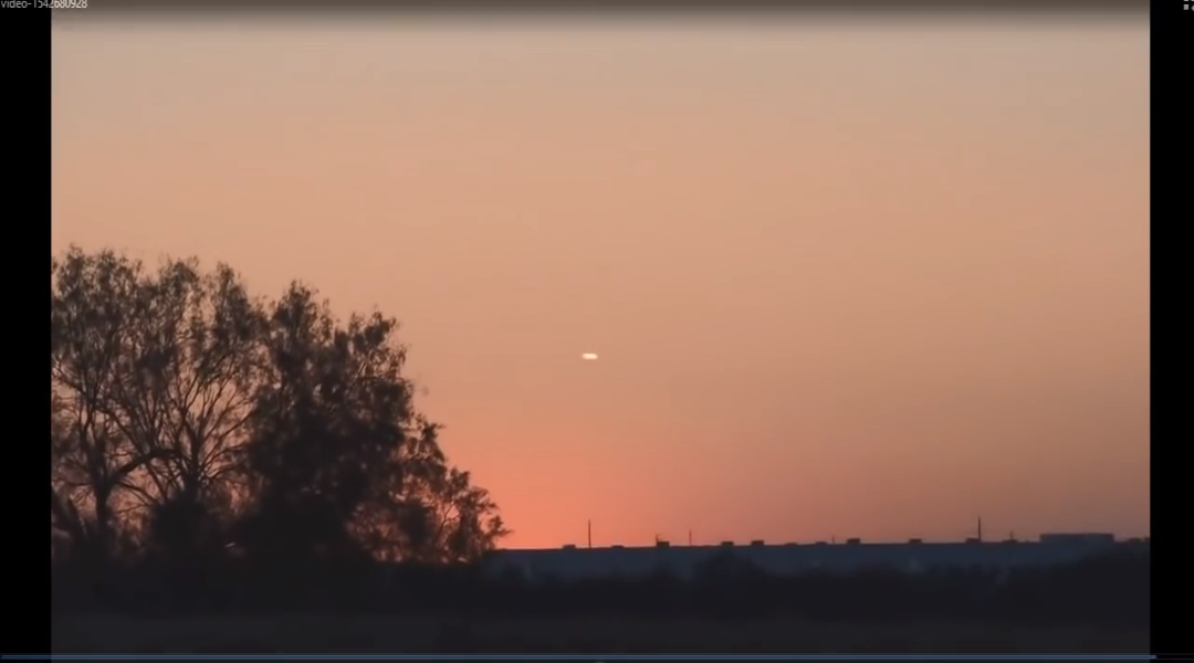 The object reportedly hovered in place for at least 20 minutes. (Image credit: Texas UFOs/YouTube)