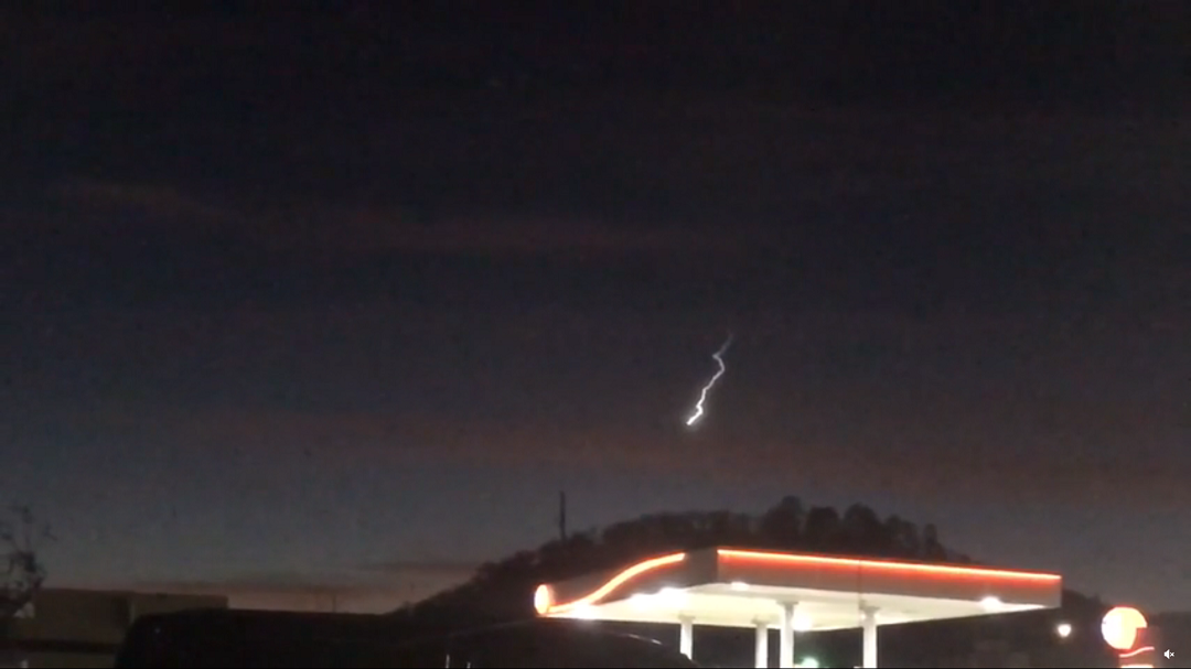 A still image of the light from a video posted to social media site Reddit. (Image credit: u/mikehtiger / Reddit)