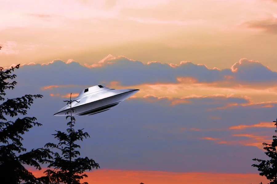 ufo-1194320_1280.jpg