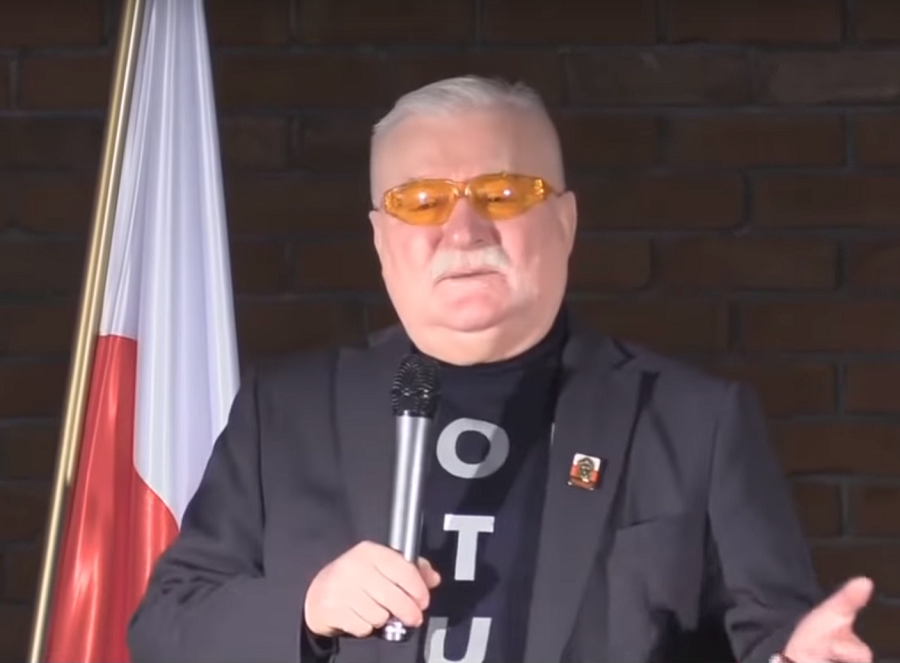 Former president of Poland Lech Walesa addressing the Civic Club in Krosno. (Portal Krosno24 / YouTube)