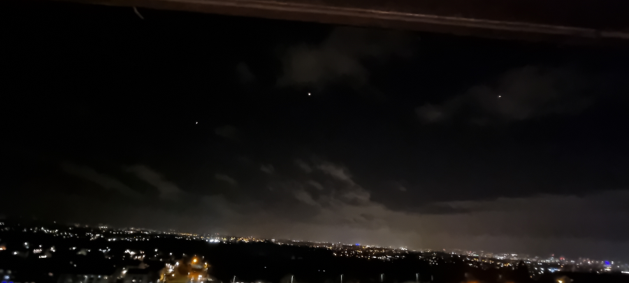 Mysterious "Fast Moving Lights" Captured on Camera over Glasgow, Scotland