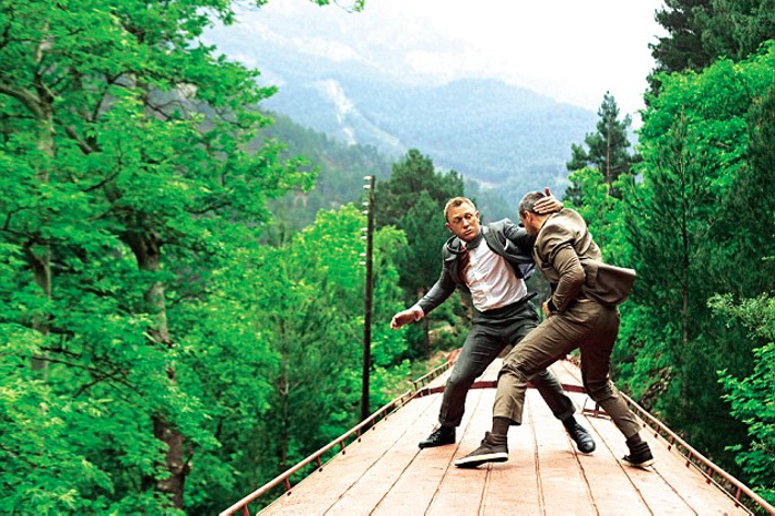 Practical VFX in James Bond: Spectre.