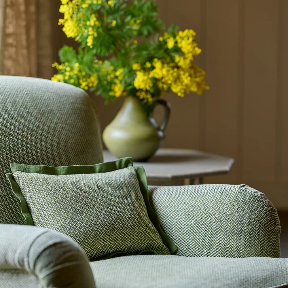 CHESIL_COBBLESTONE_LINCOLN_GREEN_CHAIR-DETAIL-1_175d20f3-7934-41d7-b525-fd548cd43de3_1000x.webp