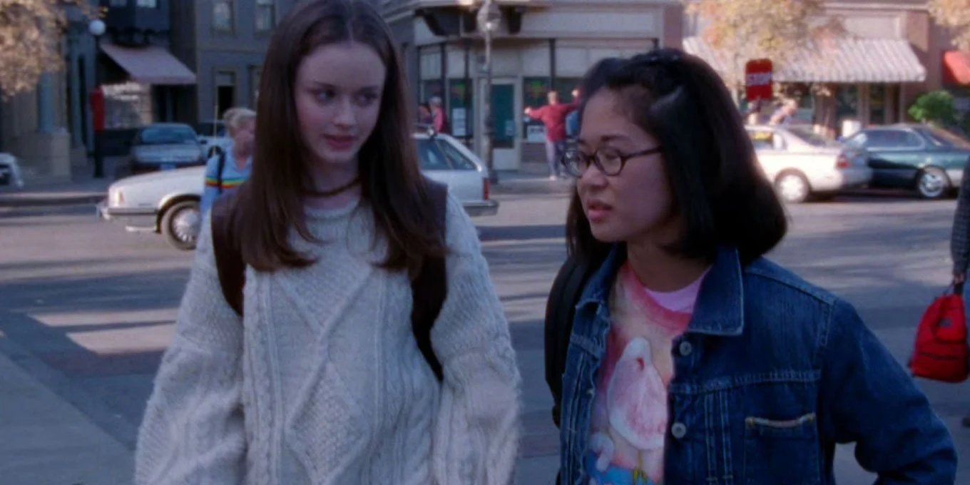 Rory and Lane going for a walk around town