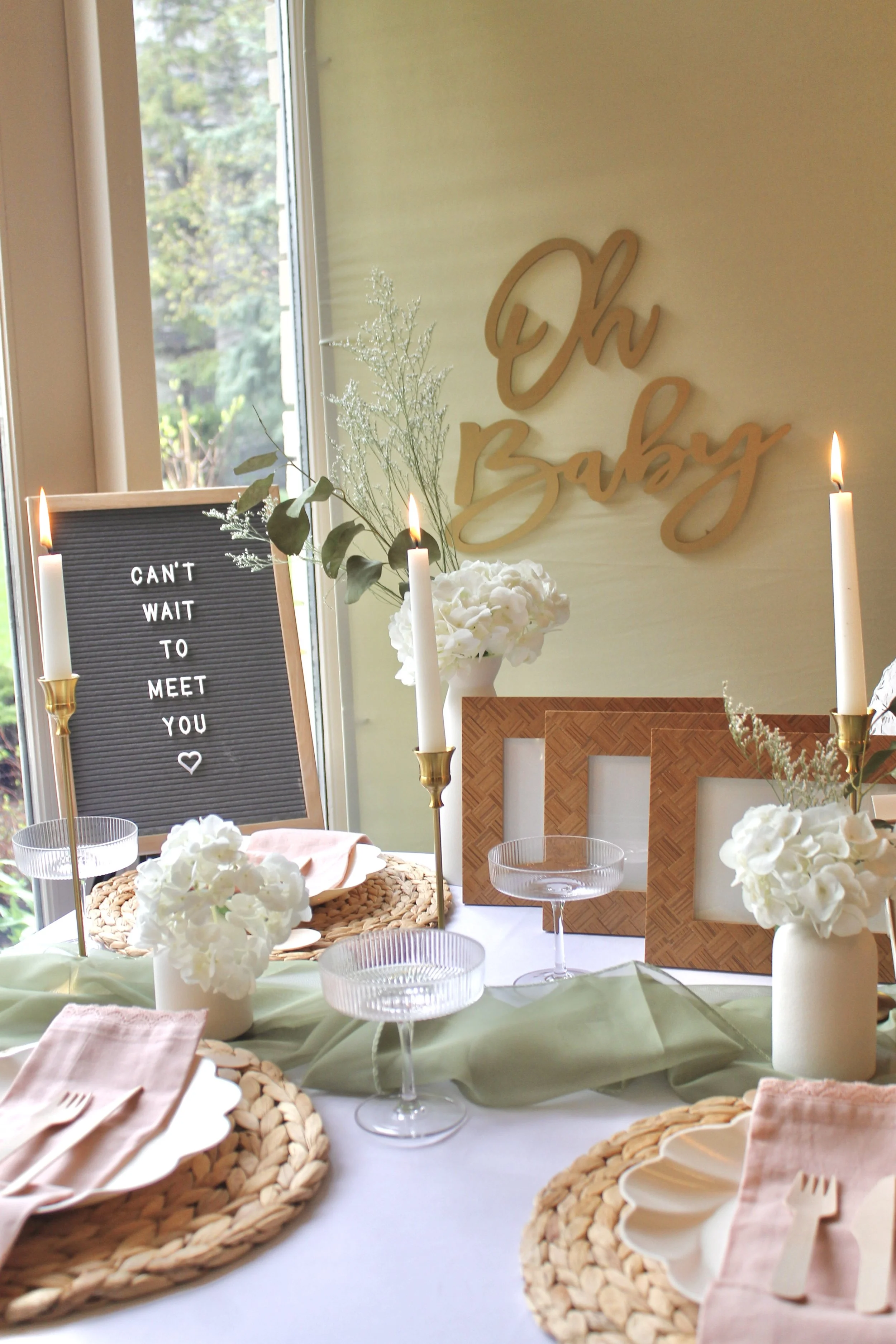 Table decorated with 'Oh Baby!' Baby Shower Fête-in-a-Box