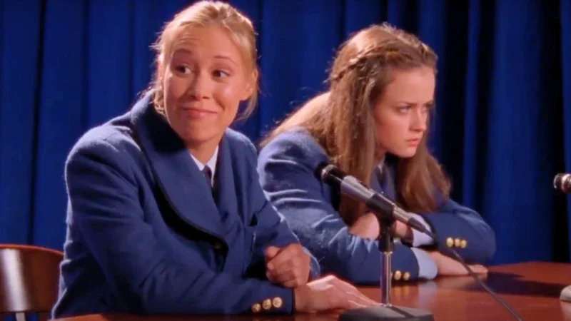 Paris and Rory at a debate