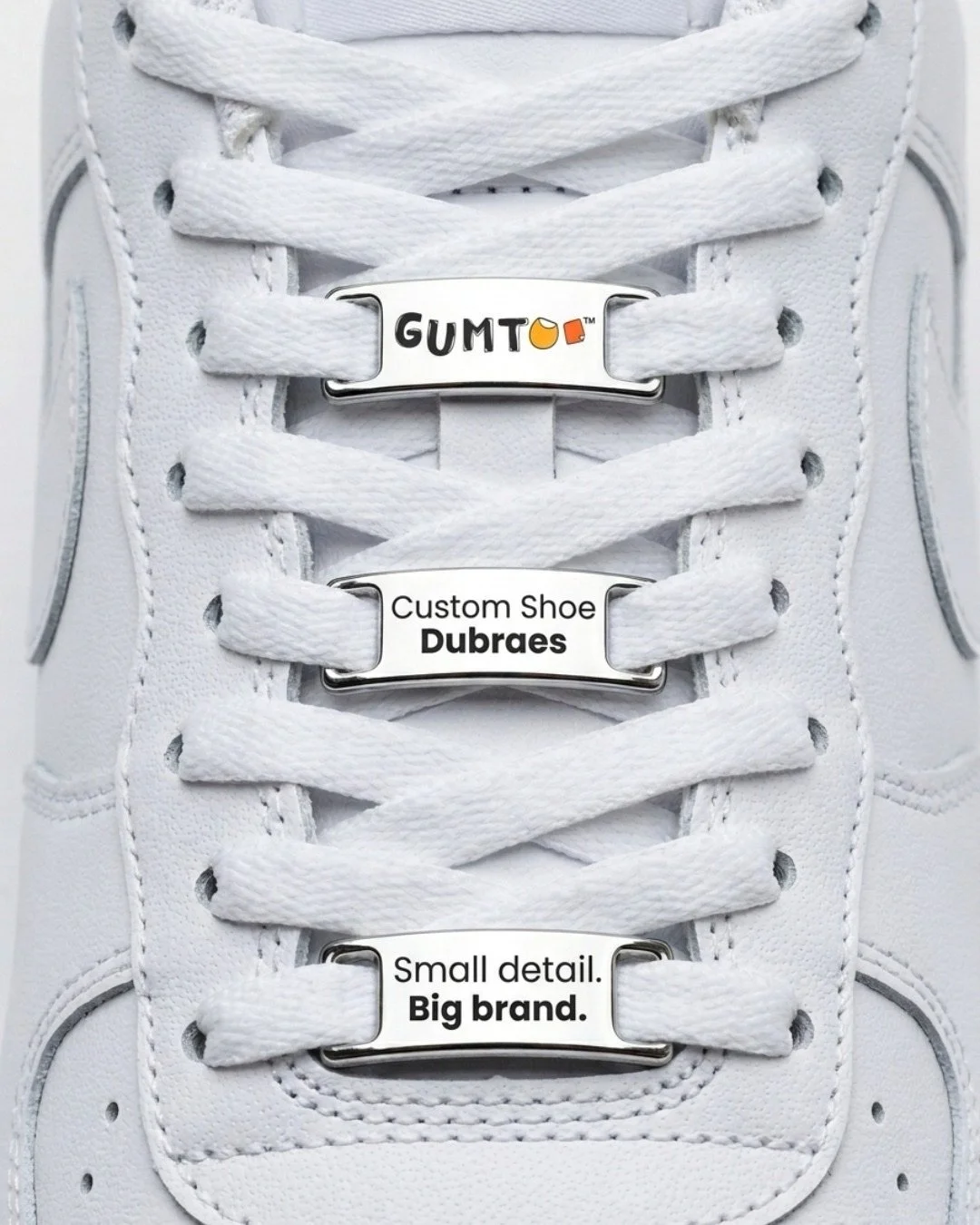 Custom dubraes that put your brand on every step.
 
From finish to size to packaging&mdash;customise every detail to match your brand and your campaign.
 
Build your custom dubraes with Gumtoo.
 
(Brand recall, Visual identity, Corporate gifting, Pro
