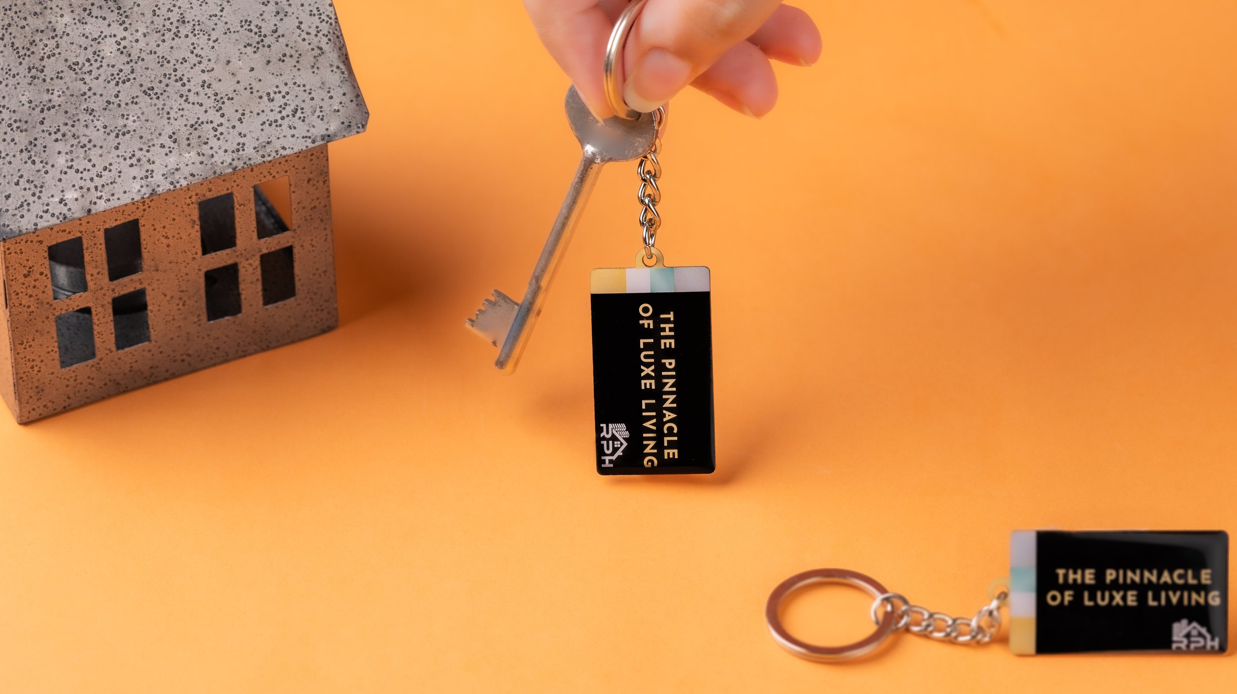 custom-epoxy-keychain-banner.jpg