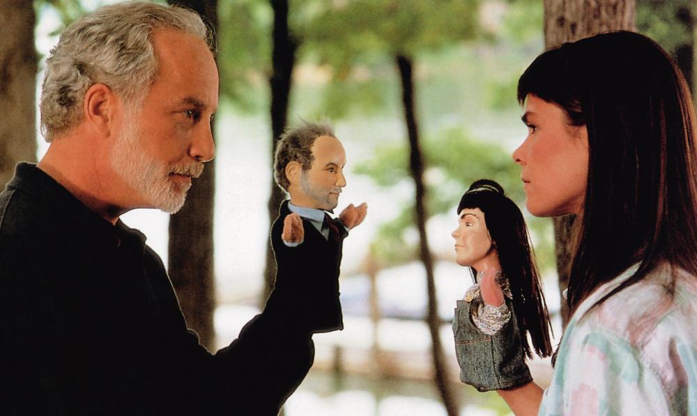 Dr Leo Marvin loves to use hand puppets to help his kids explore their emotions in What About Bob, although Anna wasn’t nearly as excited about her puppet as your little one will be with their Ouistitine animal friend!