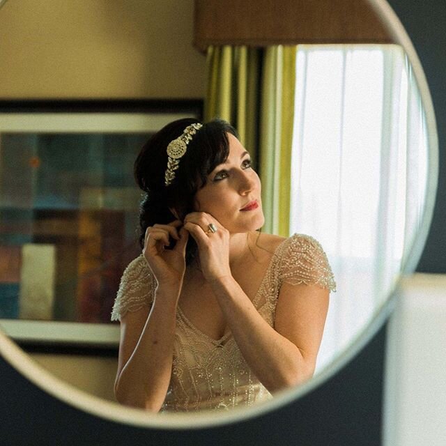 Looking into Spring like this beautiful bride 🌷 DM me or email lynneavallone@gmail.com to book your appointment. 📷 @phillyphilz 🗺 @larzanderson