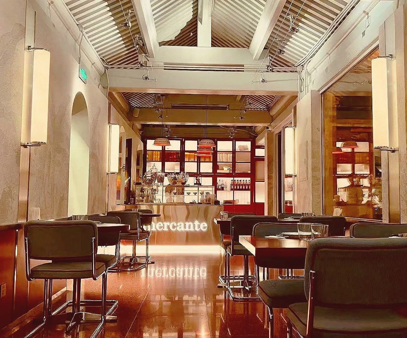 Interior main room_2.jpg