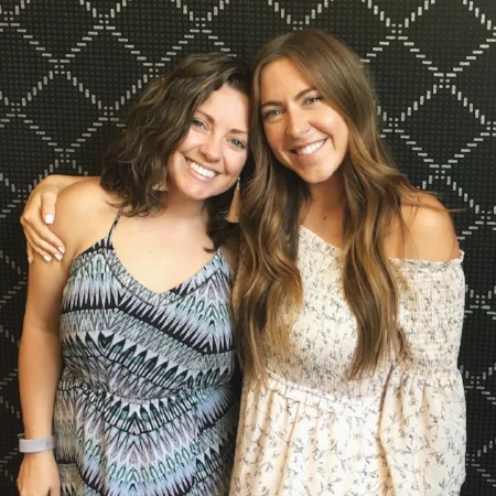 Collaboration Consultant, Baily Hancock , hired Libby Crow , the human sparkler of a Business Coach, to help her build her online course The Career Experiment. 