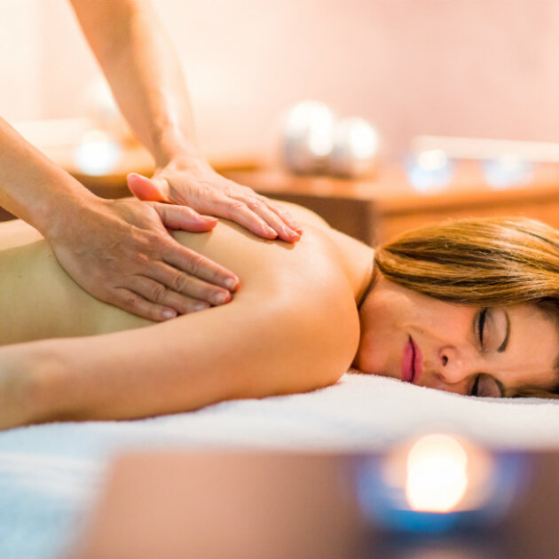 Guest-enjoying-a-back-massage-630x630.jpg