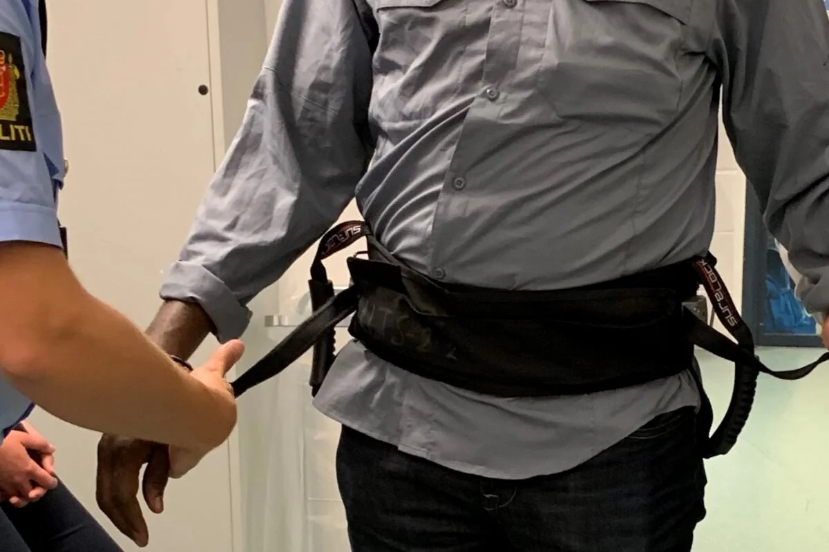 Norge har fortsatt ikke innført et uavhengig tilsyn med tvangsreturer, selv om EUs returdirektiv krever det. Foto: NOAS/BEtzy A k Thangstad