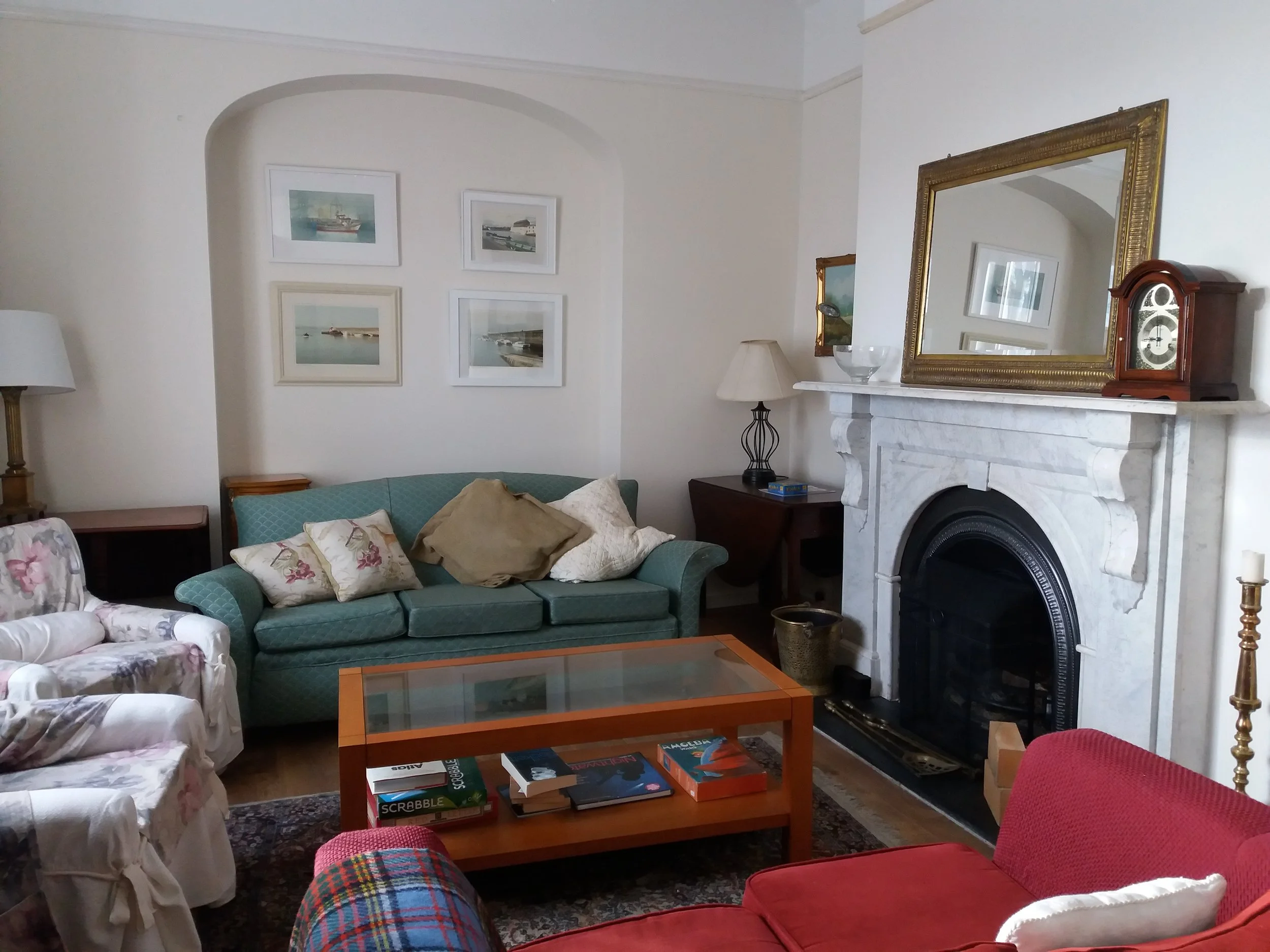 Guestsittingroom.jpg