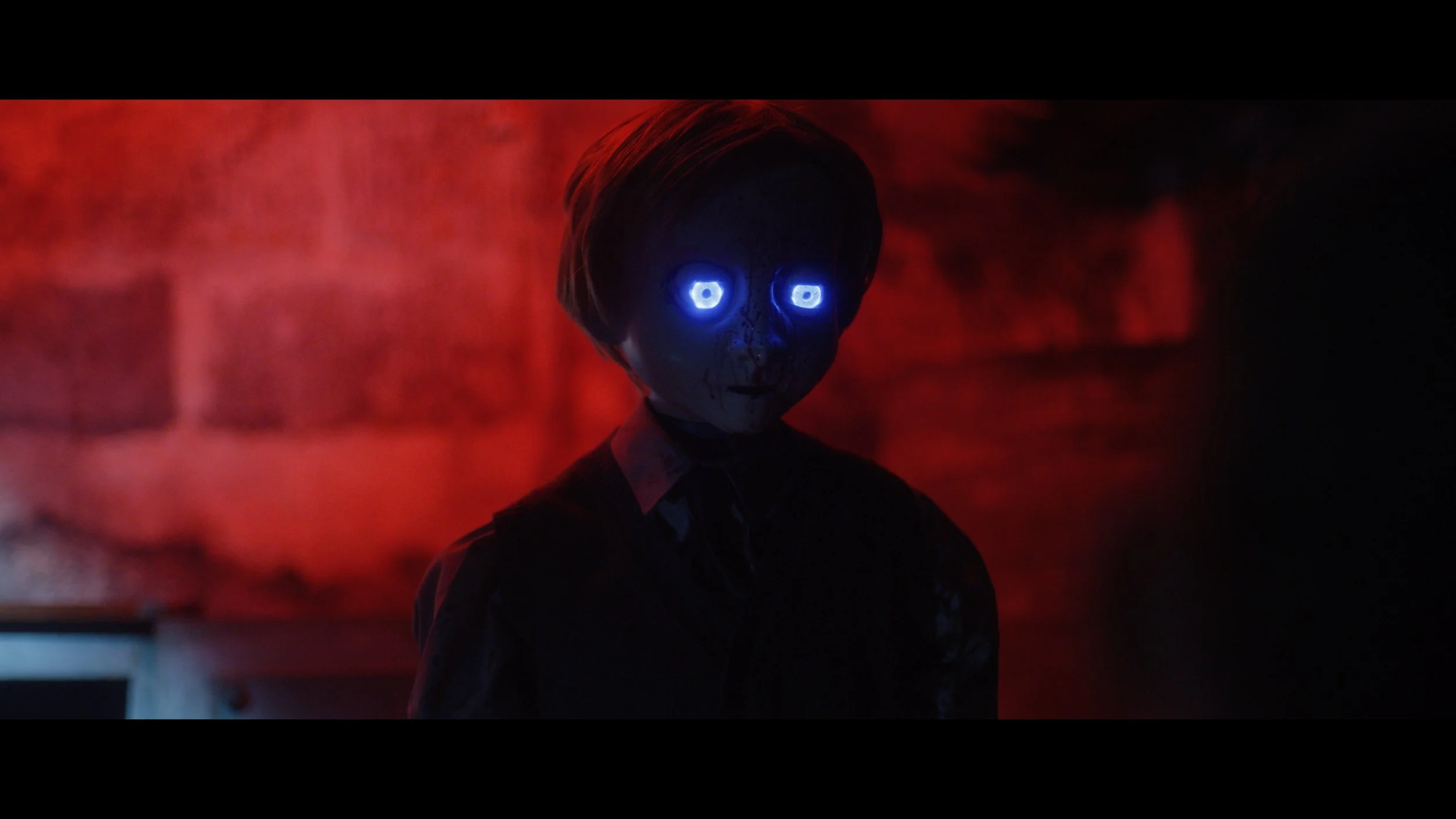 ROB1N standing over Leo0.jpg