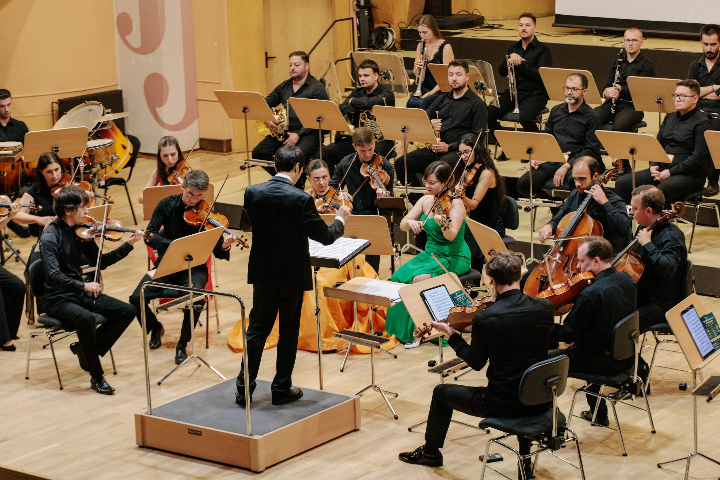  Conducting the  Timisoara Chamber Orchestra  