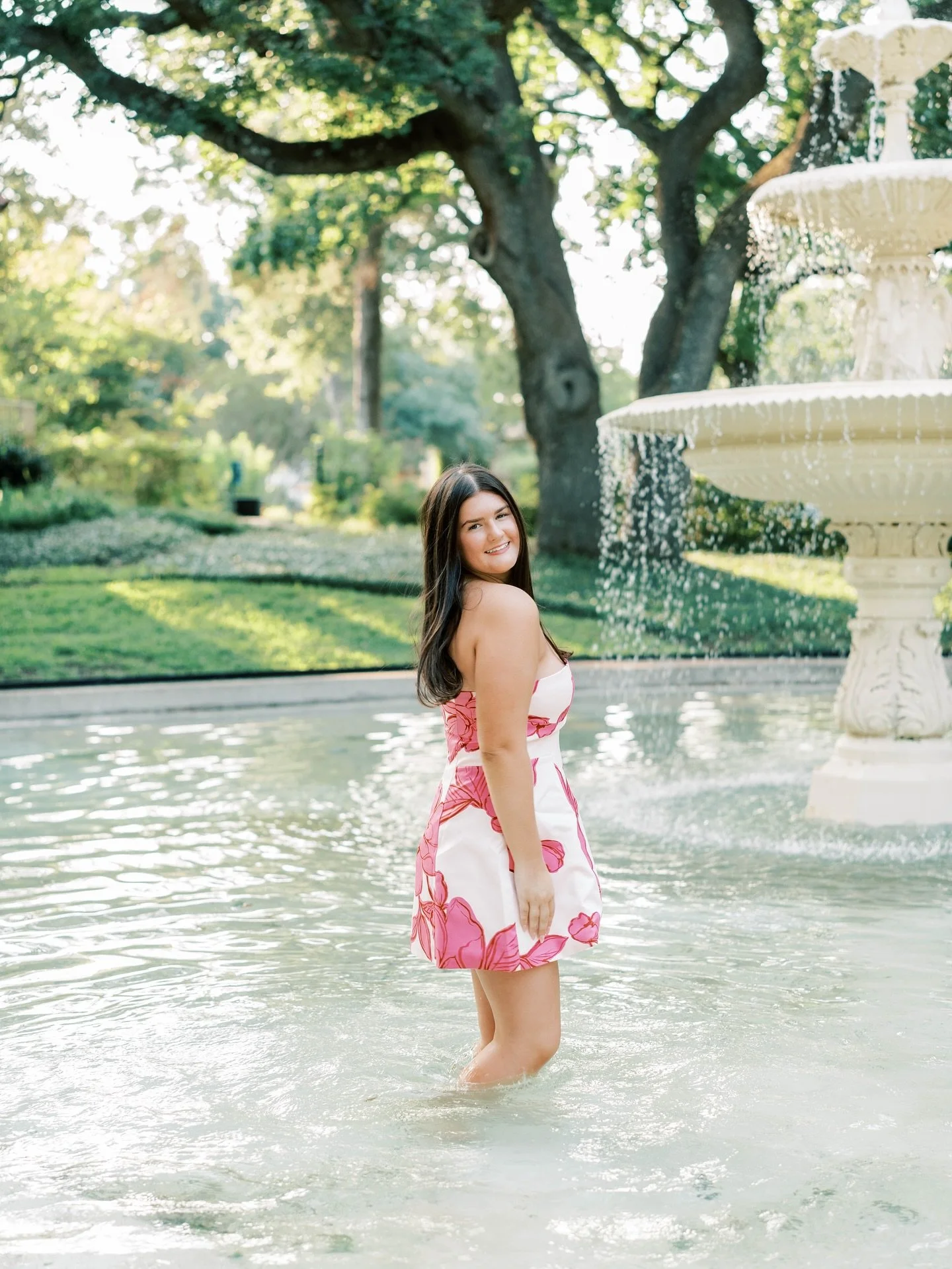 Caroline&rsquo;s Senior Portraits! 📸👩🏻&zwj;🎓