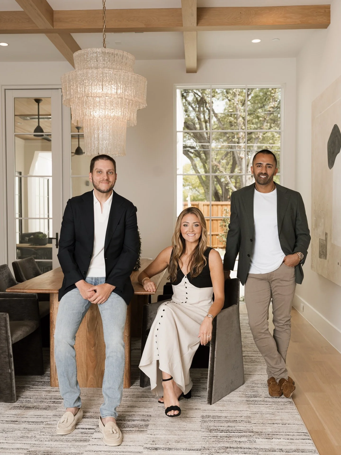 Updated Realtor Portraits 📸

Looking for new headshots? DM or email whitneykrenek@me.com to book yours!