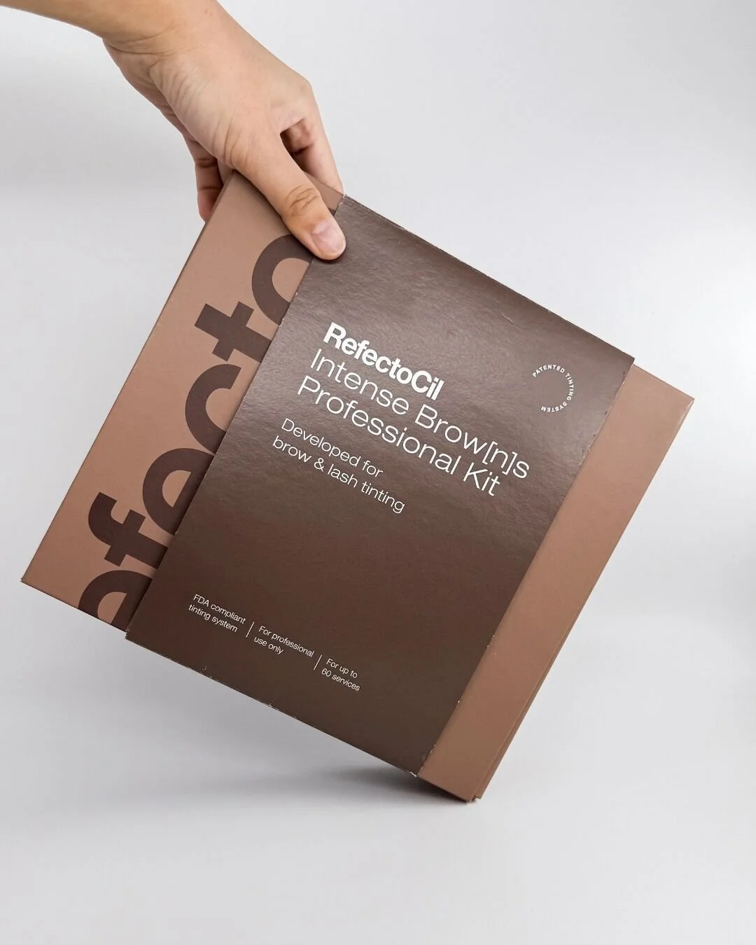 INTENSE BROW[N]S PROFESSIONAL KIT 🤎

Your go-to hybrid brow tinting system for bold colour, crisp definition, and long-lasting skin stain results.