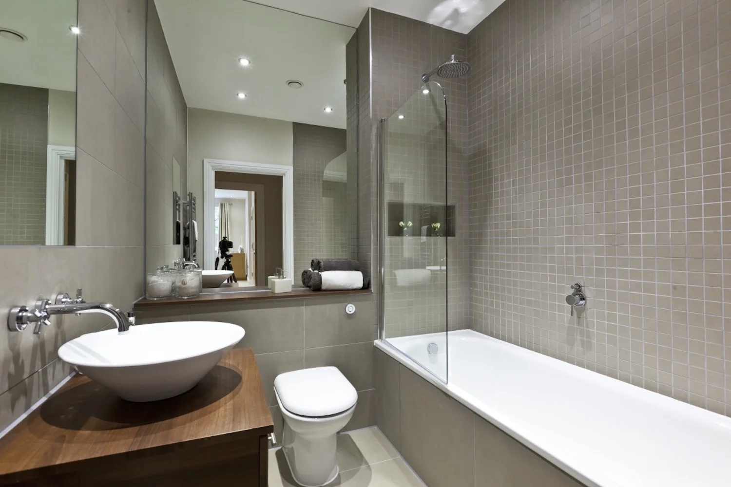 snowbirdhomes_kinnaird_bath.jpg