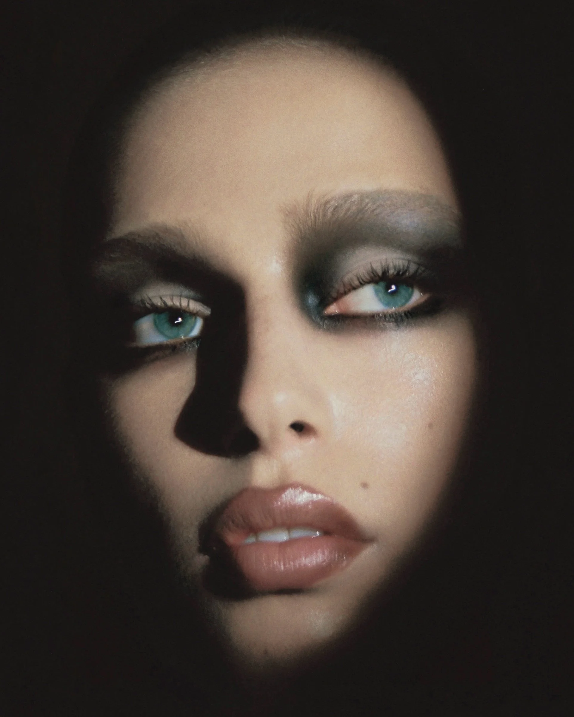 Charcoal shadows - hair by Adrian Arredondo - make up by Raoul Alejandre
