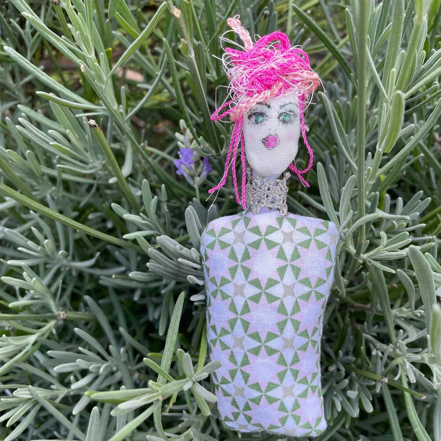 The pink theme continues
Rachel&rsquo;s lavender is still blooming beautifully this late in the season 🌸
The Lavender Ladies are loving it too 💜

✨ Pre-order your own Lavender Ladies &mdash; the perfect thoughtful gift!
We&rsquo;re open Mondays, 10