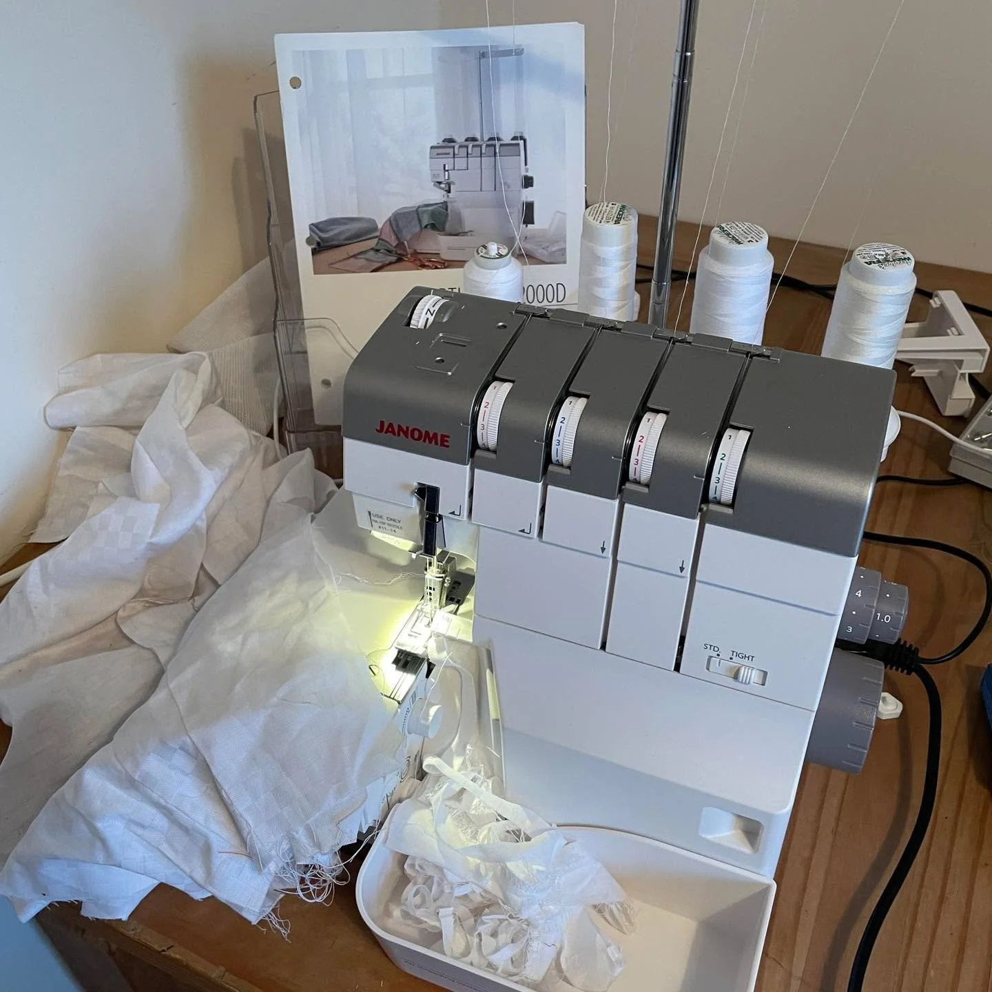 🌟 Overlocker Update! 🌟
The Janome AT2000D Airthread is currently out of stock at Janome UK — but Rachel still has one in store and has ordered more! ✂️
If you’d like one, let Rachel know so she can reserve yours and secure the Autumn o