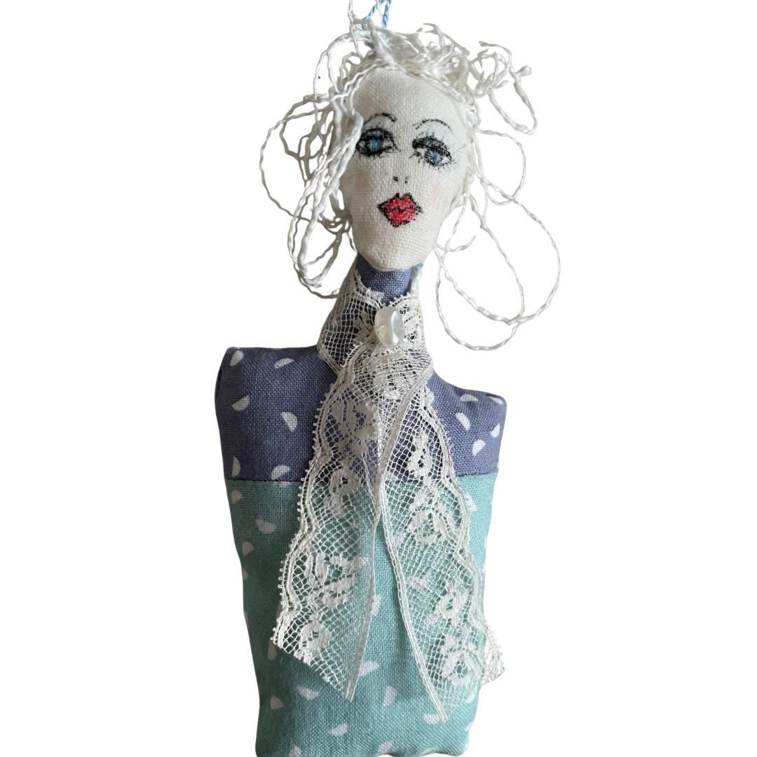 💜 A beautiful new collection of Lavender Ladies is ready for their new homes! 💜

Each one is lovingly handmade and gloriously scented with lavender freshly picked from Rachel&rsquo;s garden 🌿✨

They make the perfect Mother&rsquo;s Day gift, a thou