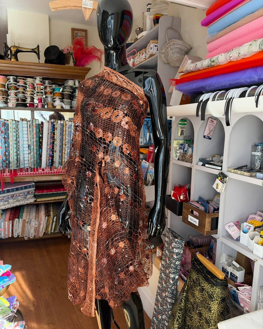 ✨ Pol is getting ready for Halloween&hellip; ✨

The window mannequin is dressed for the occasion in a one-off vintage piece of fabric, available to purchase, because who doesn&rsquo;t love a truly unique find? 🖤

Alongside Pol, there is a beautiful 