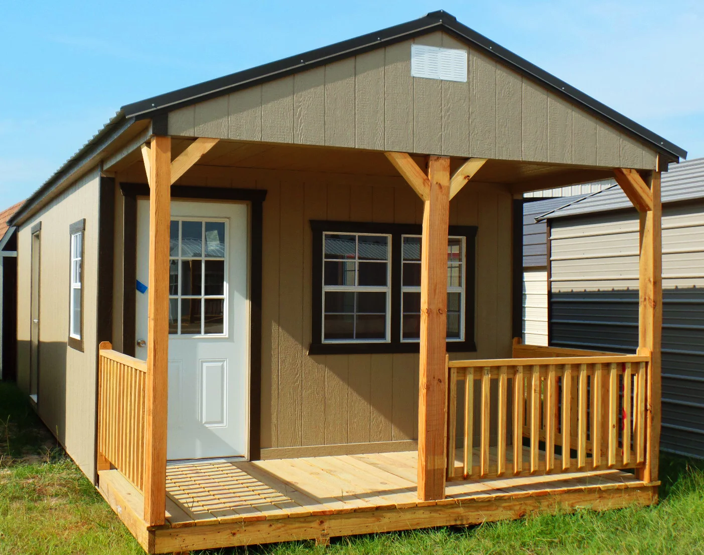 Large Cabin with porch