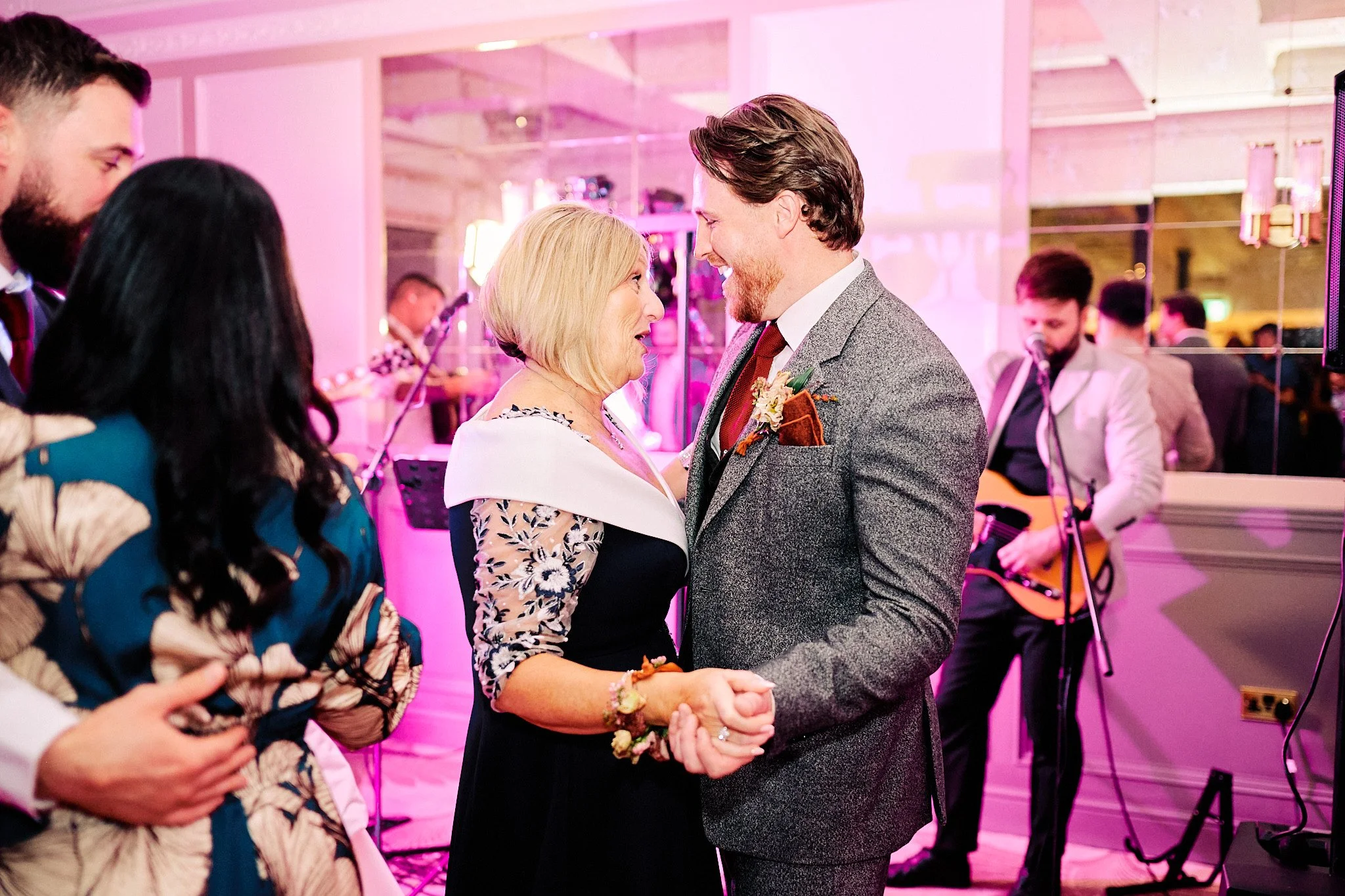 bedford-swan-hotel-wedding-photographer-pike-photography_688.jpg