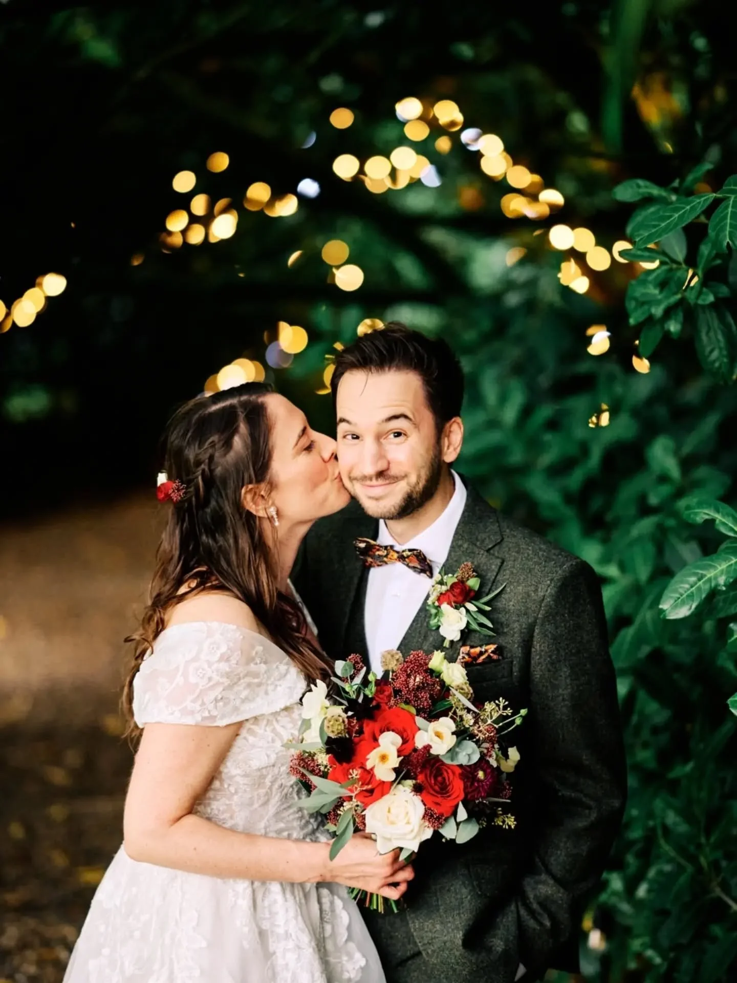 Autumnal wedding vibes at this gorgeous Lodge Farm wedding. What a perfect day for a perfect couple 🥰